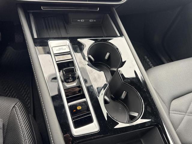 Photo of 2025 Silver Mist Metallic Volkswagen Atlas Cross Sport