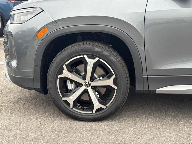 Photo of 2025 Platinum Gray Metallic Volkswagen Tiguan