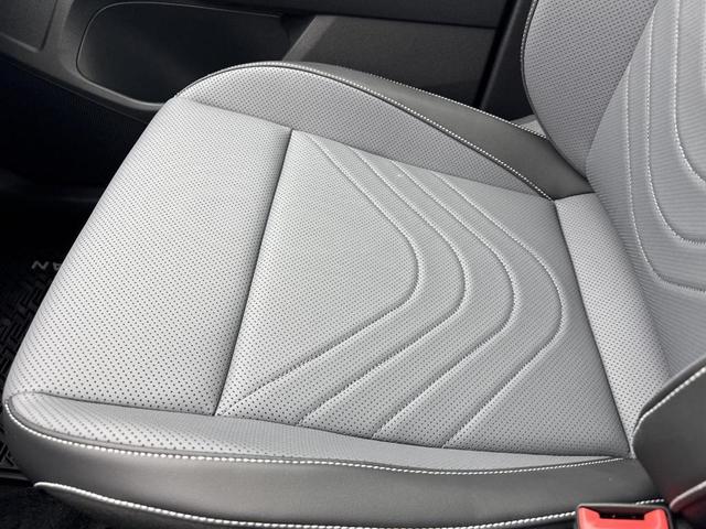 Photo of 2025 Platinum Gray Metallic Volkswagen Tiguan