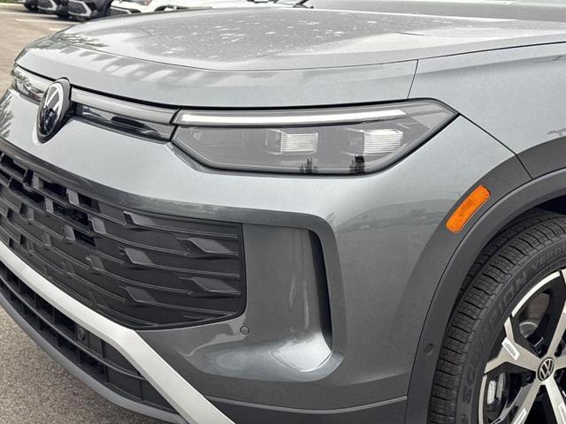 Photo of 2025 Platinum Gray Metallic Volkswagen Tiguan