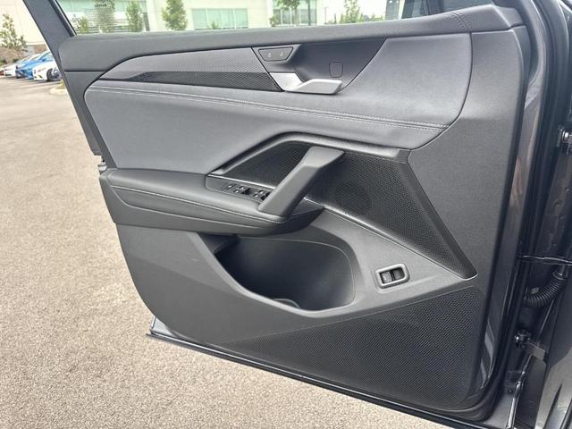 Photo of 2025 Platinum Gray Metallic Volkswagen Tiguan