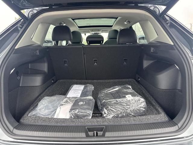 Photo of 2025 Platinum Gray Metallic Volkswagen Tiguan