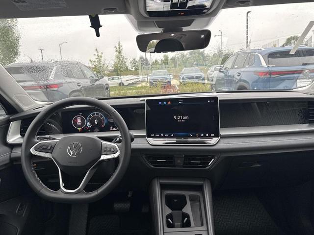 Photo of 2025 Platinum Gray Metallic Volkswagen Tiguan