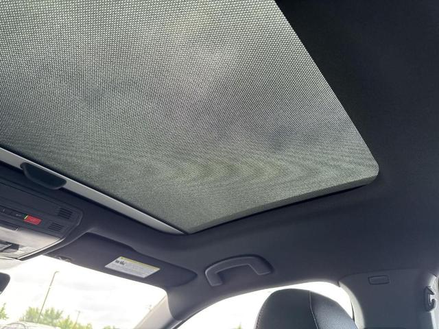 Photo of 2025 Pure White W/Black Roof Volkswagen Jetta GLI