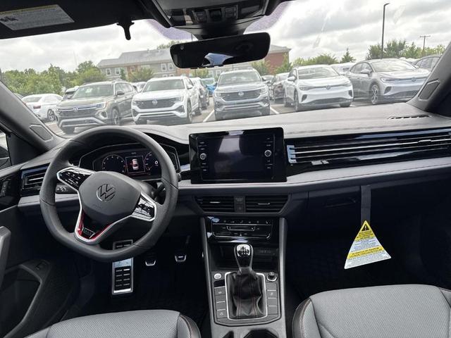 Photo of 2025 Pure White W/Black Roof Volkswagen Jetta GLI
