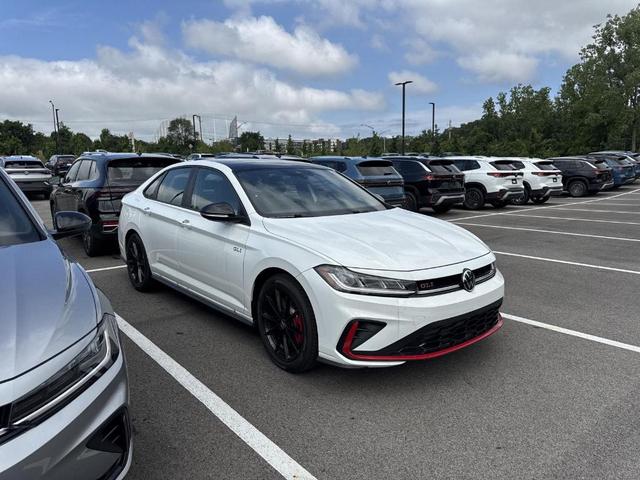 Photo of 2025 Pure White W/Black Roof Volkswagen Jetta GLI
