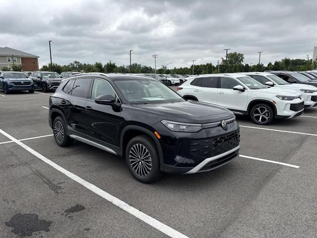 Photo of 2025 Deep Black Pearl Effect Volkswagen Tiguan