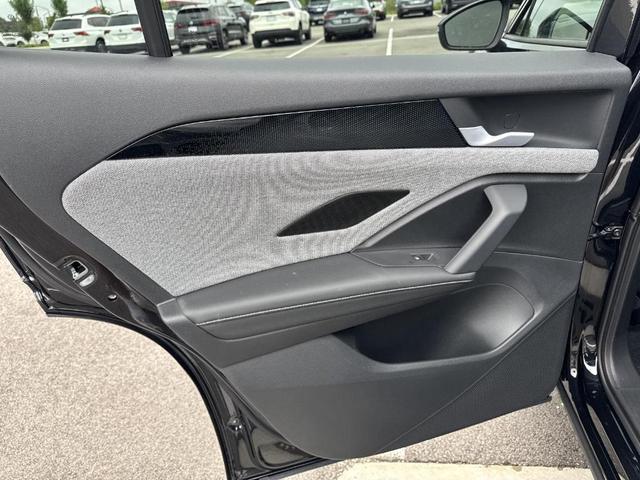 Photo of 2025 Deep Black Pearl Effect Volkswagen Tiguan