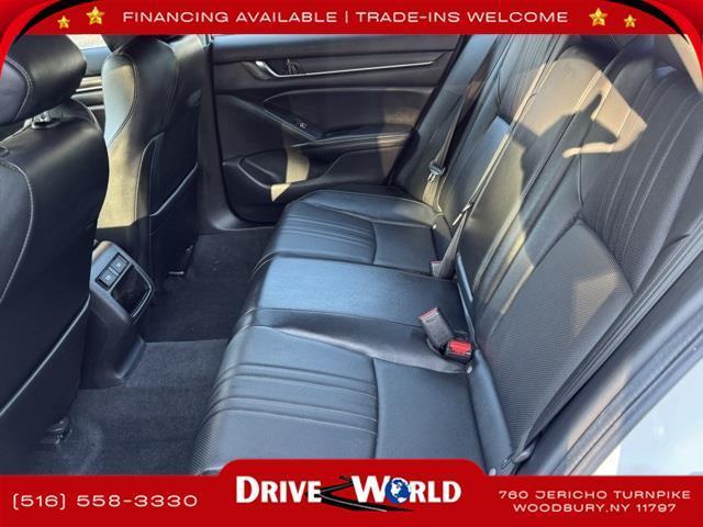 Photo of 2022 Platinum White Pearl Honda Accord