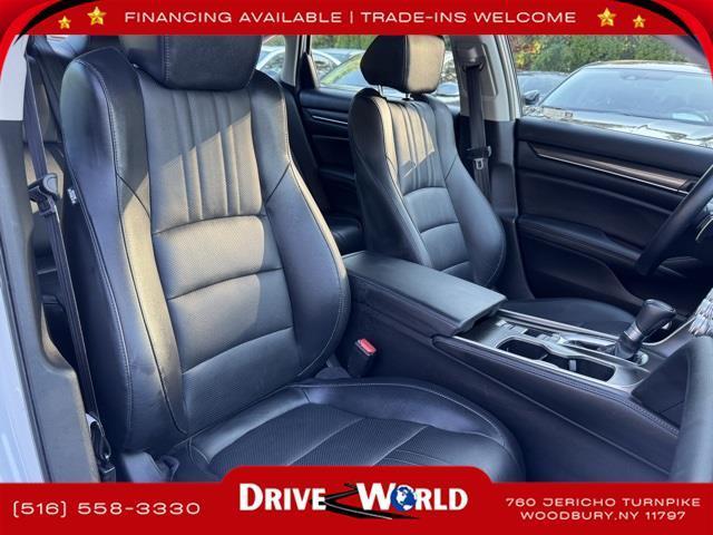 Photo of 2022 Platinum White Pearl Honda Accord