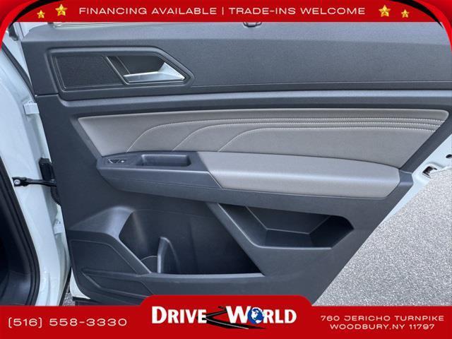 Photo of 2021 Deep Black Pearl Volkswagen Atlas