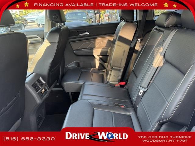 Photo of 2021 Deep Black Pearl Volkswagen Atlas