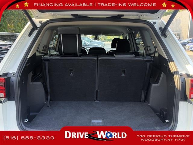 Photo of 2021 Deep Black Pearl Volkswagen Atlas