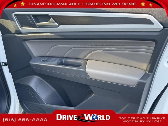 Photo of 2021 Deep Black Pearl Volkswagen Atlas
