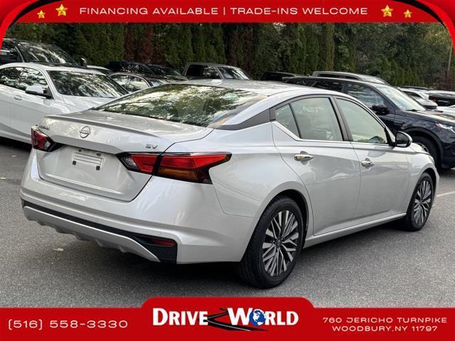 Photo of 2023 Brilliant Silver Metallic Nissan Altima
