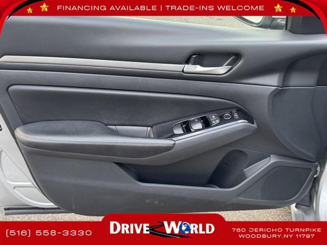 Photo of 2023 Brilliant Silver Metallic Nissan Altima