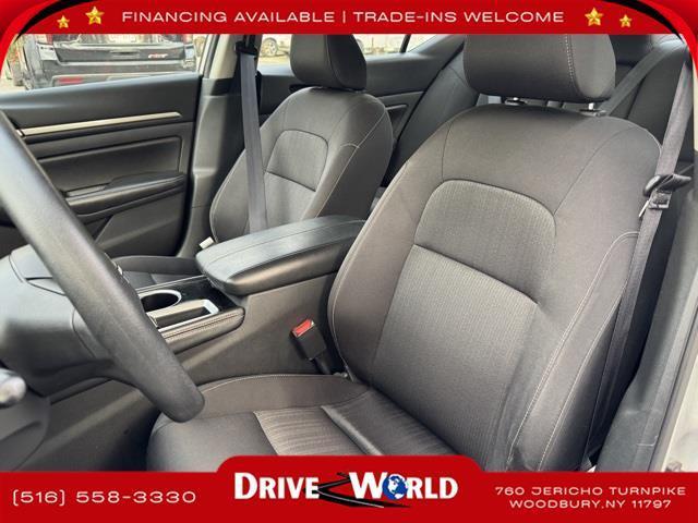 Photo of 2023 Brilliant Silver Metallic Nissan Altima