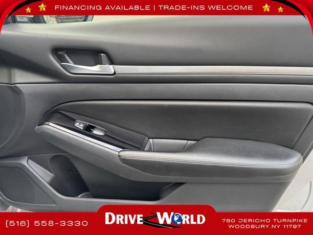 Photo of 2023 Brilliant Silver Metallic Nissan Altima