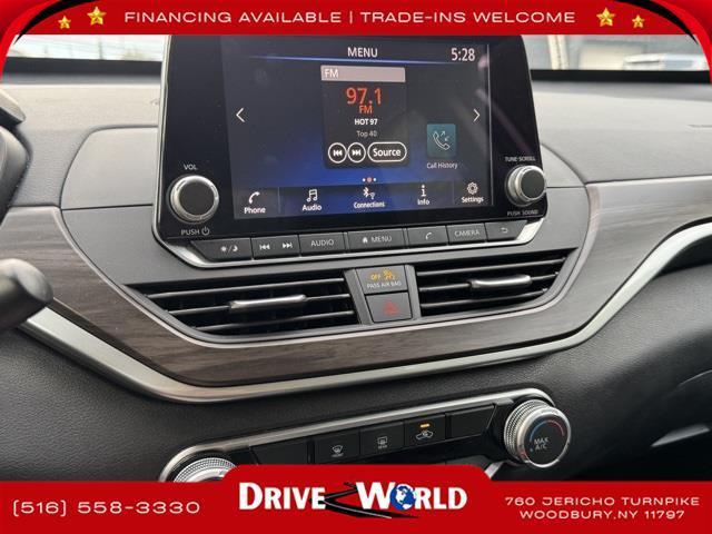 Photo of 2023 Brilliant Silver Metallic Nissan Altima