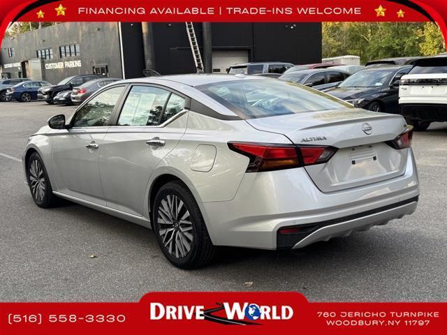 Photo of 2023 Brilliant Silver Metallic Nissan Altima