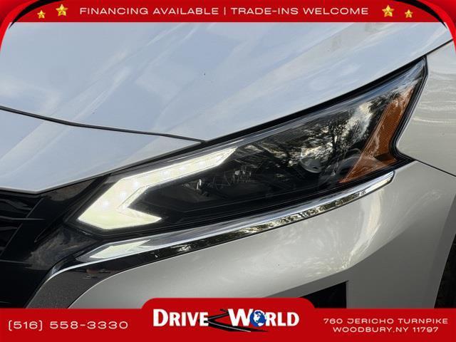 Photo of 2023 Brilliant Silver Metallic Nissan Altima