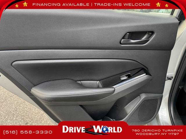 Photo of 2023 Brilliant Silver Metallic Nissan Altima