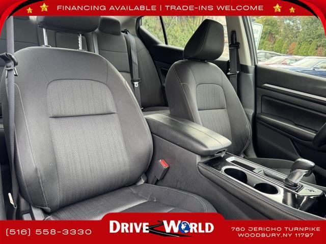 Photo of 2023 Gun Metallic Nissan Altima