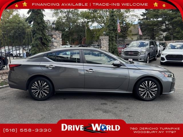 Photo of 2023 Gun Metallic Nissan Altima