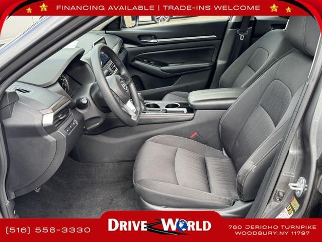 Photo of 2023 Gun Metallic Nissan Altima