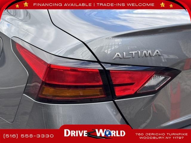 Photo of 2023 Gun Metallic Nissan Altima