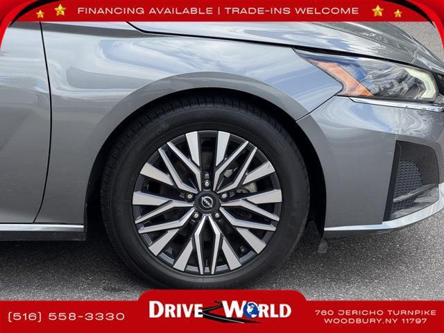 Photo of 2023 Gun Metallic Nissan Altima