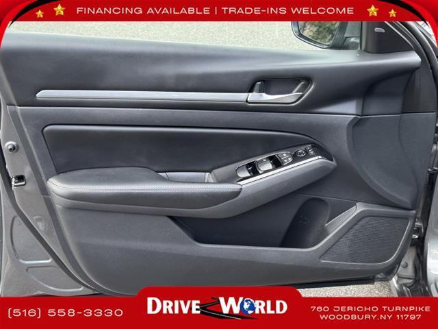 Photo of 2023 Gun Metallic Nissan Altima