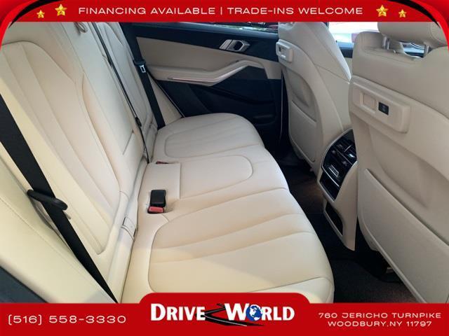 Photo of 2022 White Metallic BMW X5
