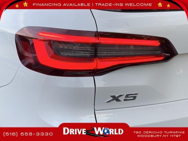 Photo of 2022 White Metallic BMW X5