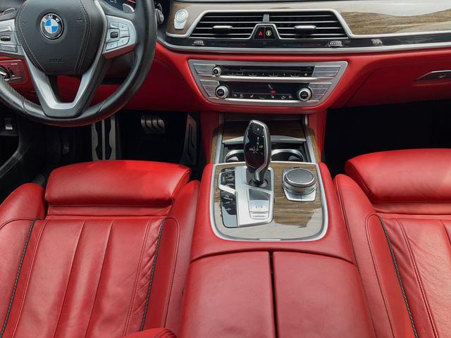Photo of 2017 Alpine White BMW 750