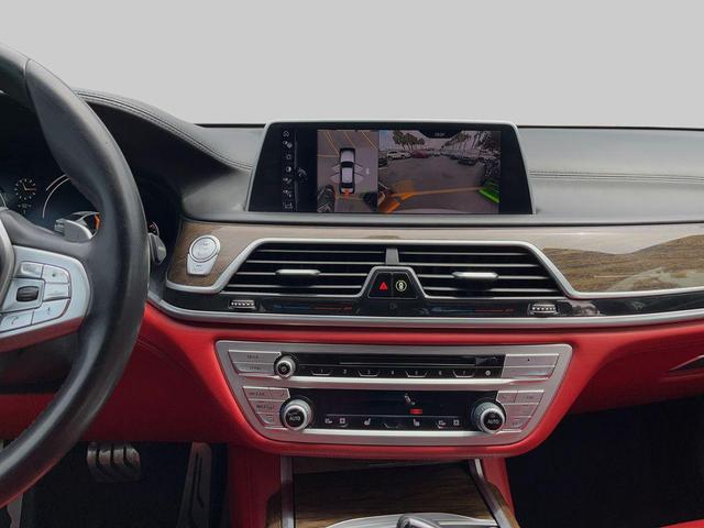 Photo of 2017 Alpine White BMW 750