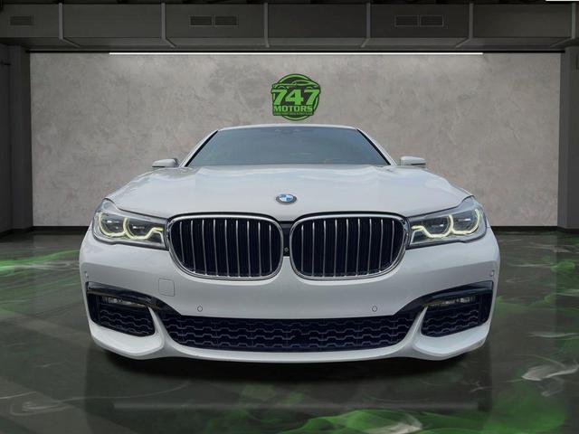 Photo of 2017 Alpine White BMW 750