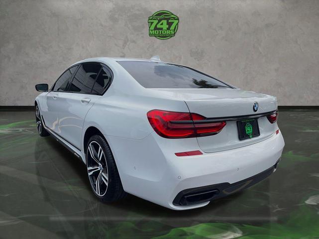 Photo of 2017 Alpine White BMW 750
