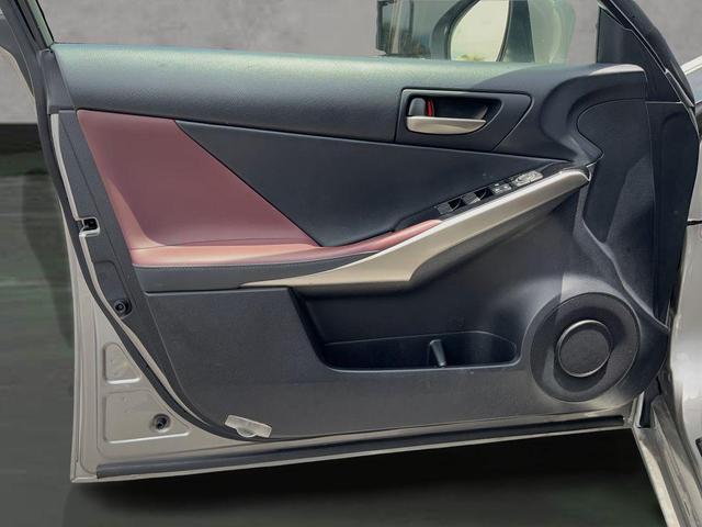 Photo of 2019 Silver Lexus IS 300