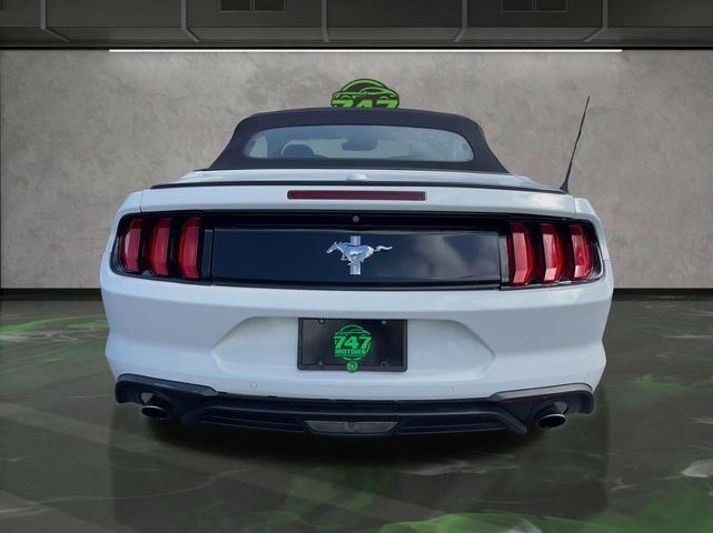 Photo of 2022 Oxford White Ford Mustang
