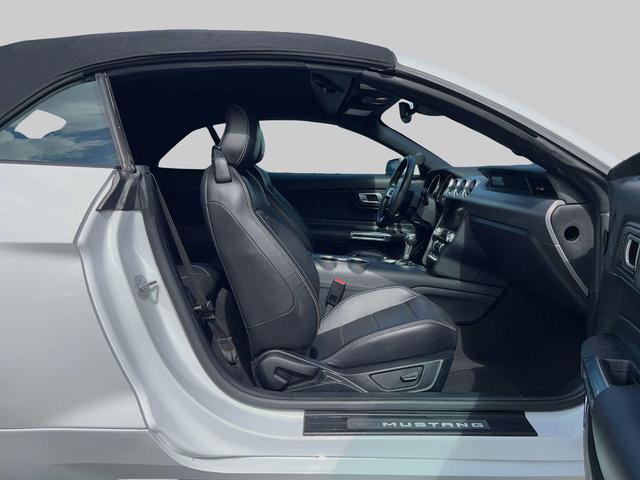 Photo of 2022 Oxford White Ford Mustang