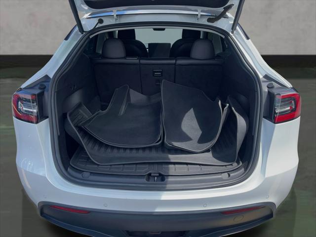 Photo of 2022 Pearl White Multi-Coat Tesla Model Y
