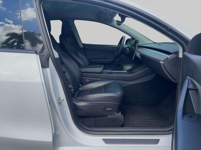 Photo of 2022 Pearl White Multi-Coat Tesla Model Y