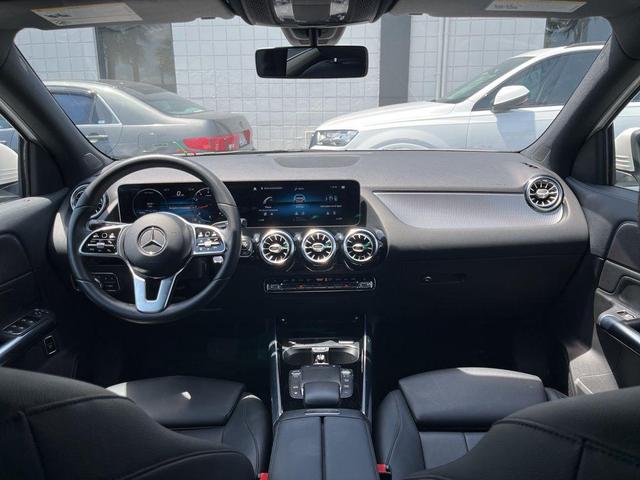 Photo of 2021 White Mercedes-Benz GLA 250