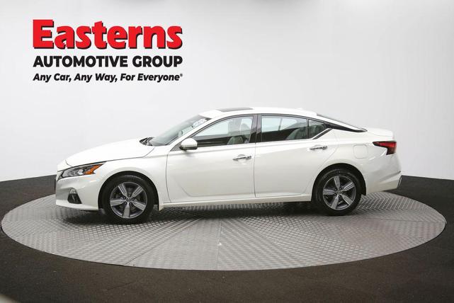 Photo of 2021 Pearl White Tricoat Nissan Altima