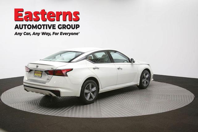 Photo of 2021 Pearl White Tricoat Nissan Altima