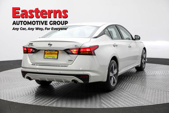 Photo of 2021 Pearl White Tricoat Nissan Altima