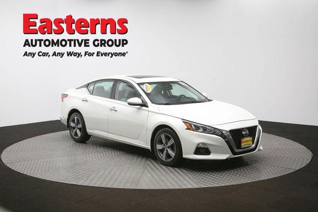 Photo of 2021 Pearl White Tricoat Nissan Altima