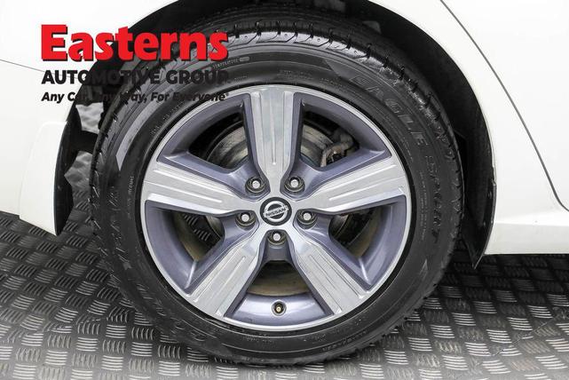 Photo of 2021 Pearl White Tricoat Nissan Altima