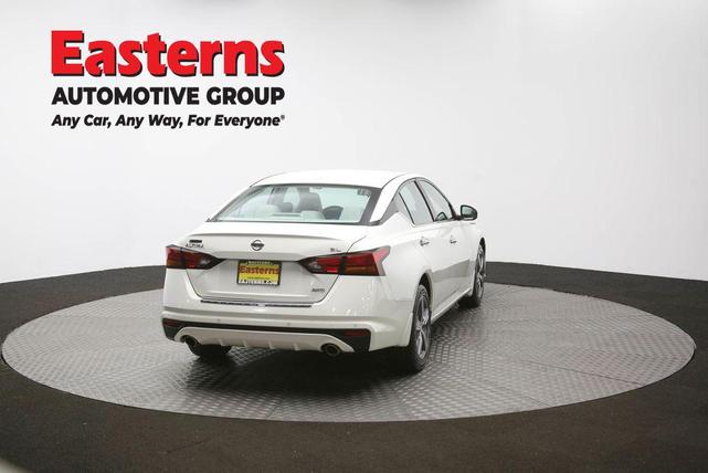 Photo of 2021 Pearl White Tricoat Nissan Altima